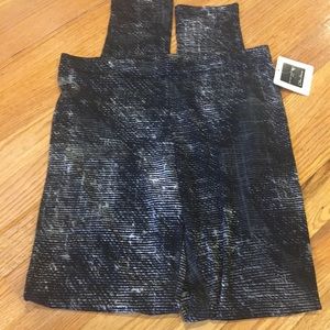 NWT texture print leggings